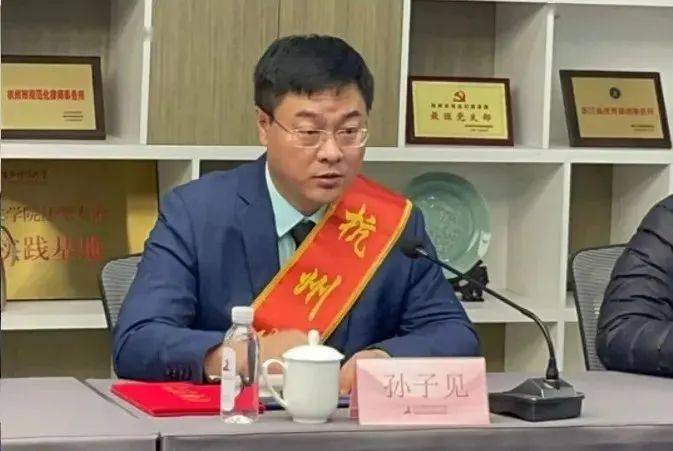 新闻早班车下载安卓新闻早班车完整版下载